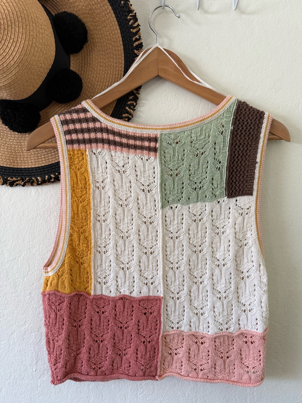 American Eagle Crochet Patchwork Button Up Sweater Vest Size Medium - Picture 11 of 16